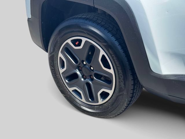 Used 2017 Jeep Renegade Trailhawk AWD/4WD image 8