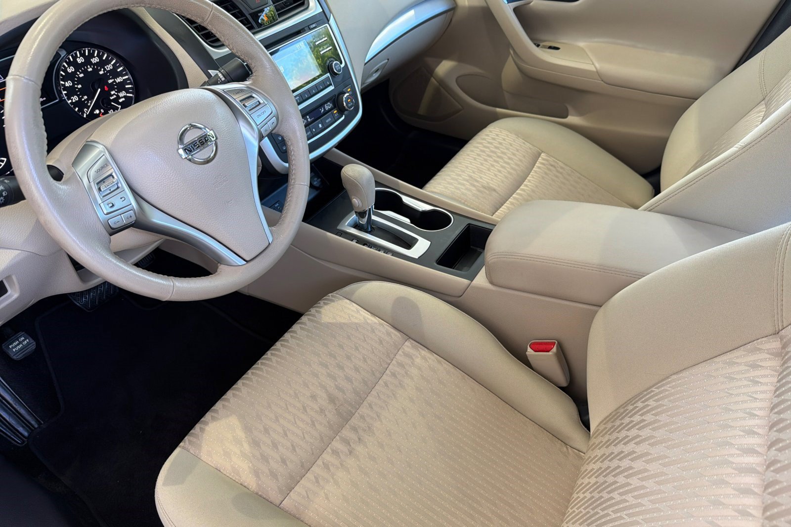 Used 2016 Nissan Altima 2.5 SV w/ Convenience Package FWD image 11