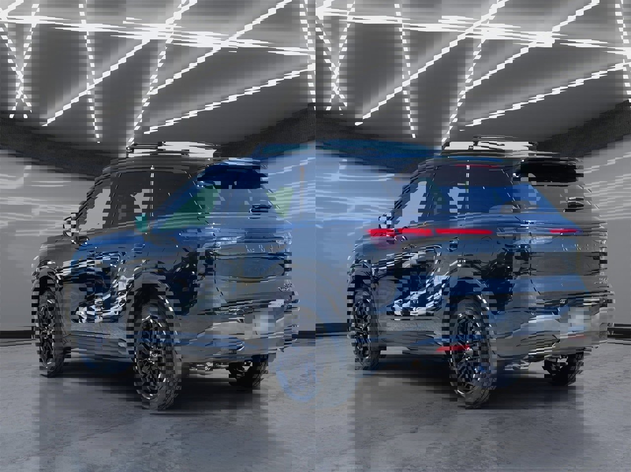 New 2026 INFINITI QX60 Luxe image 2