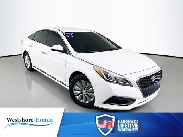 Used 2016 Hyundai Sonata SE image 1