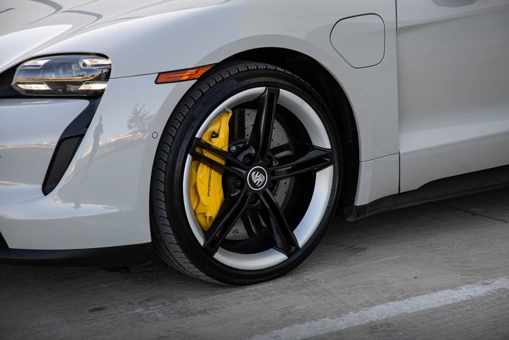 Used 2022 Porsche Taycan 4S AWD/4WD image 6