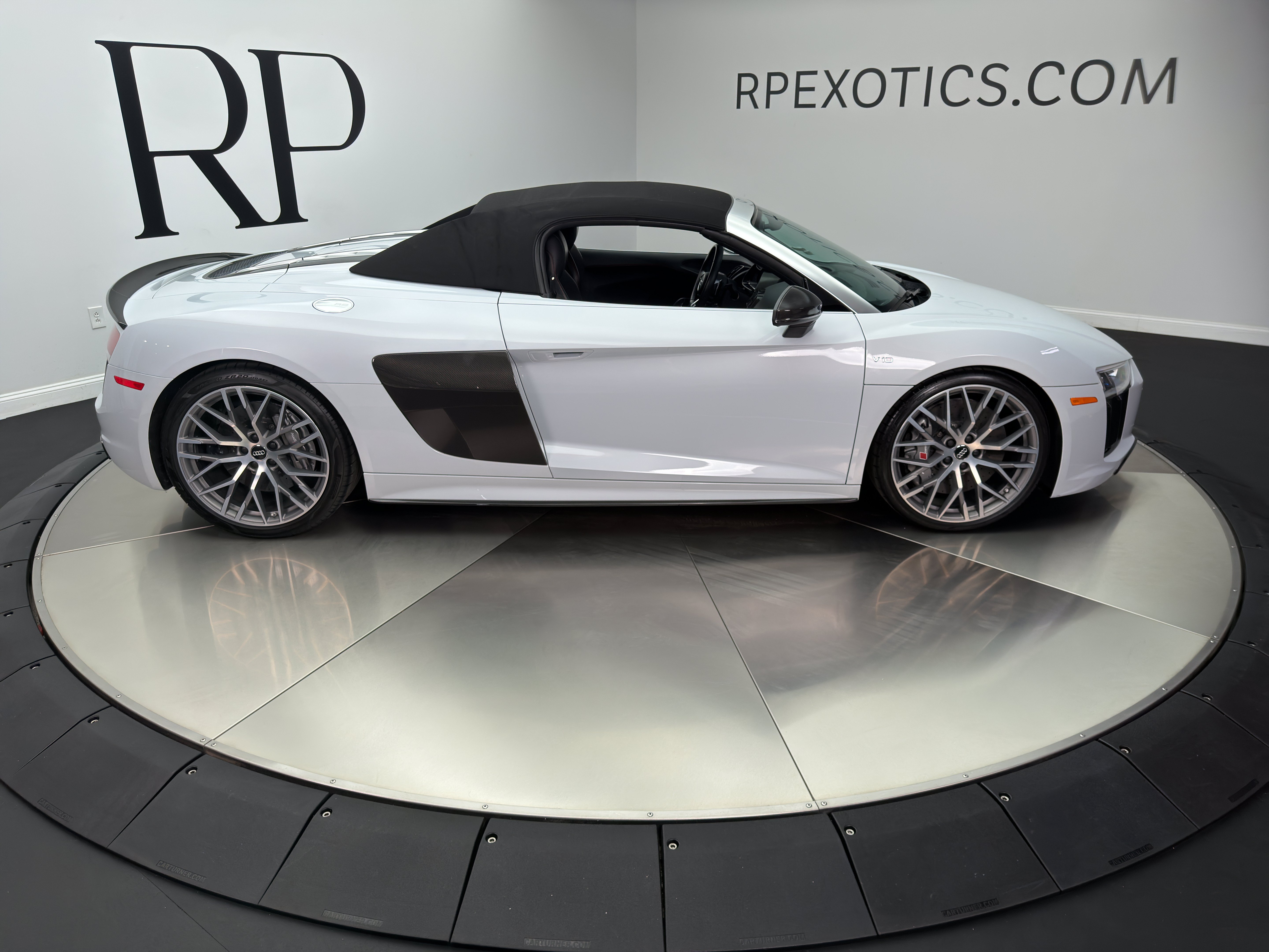 Used 2018 Audi R8 V10 plus AWD/4WD image 18