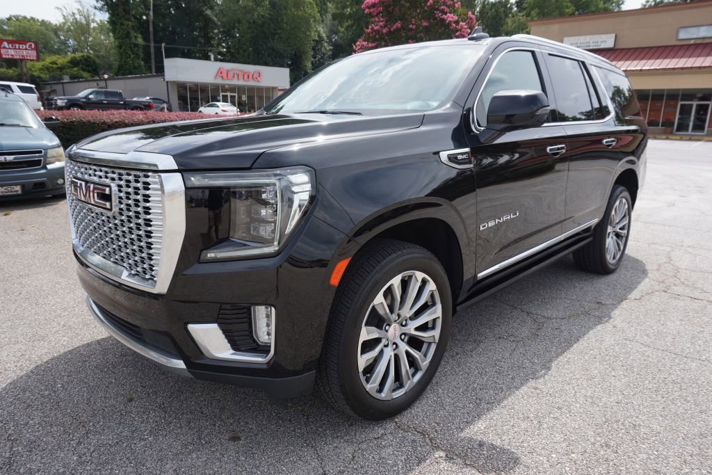 Used 2021 GMC Yukon Denali w/ Denali Premium Package image 3