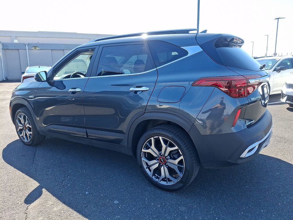 Certified 2023 Kia Seltos SX w/ SX Sunroof Package image 4
