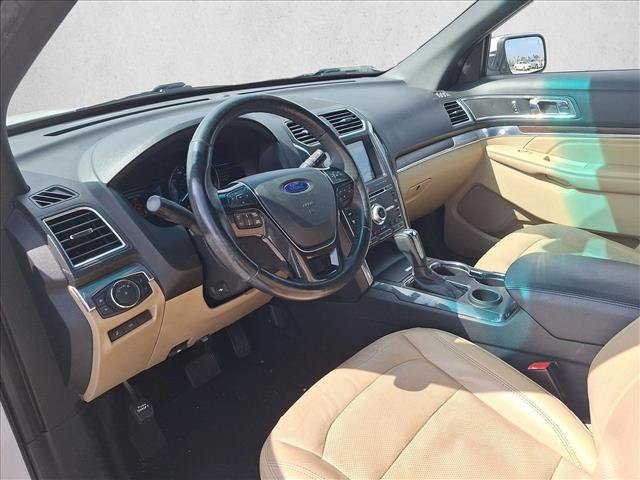 Used 2024 Ford Escape ST-Line Elite w/ Premium Technology Package AWD/4WD image 9