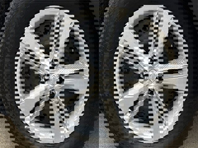 Used 2024 Nissan Kicks S image 9