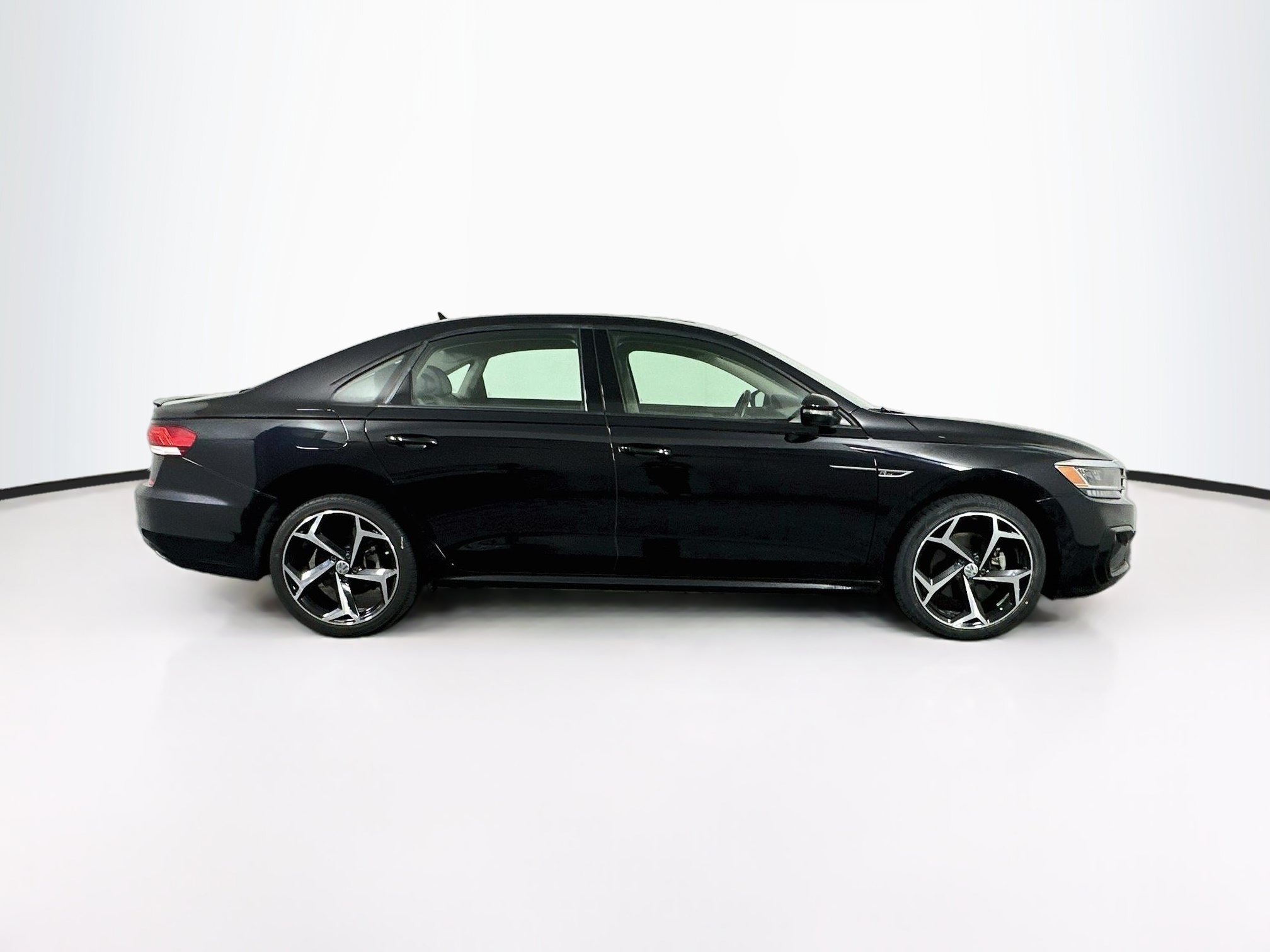 Used 2020 Volkswagen Passat 2.0T R-Line FWD image 10