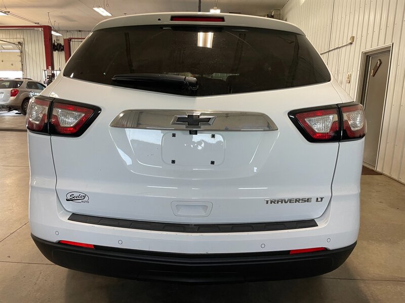 Used 2016 Chevrolet Traverse LT FWD image 7