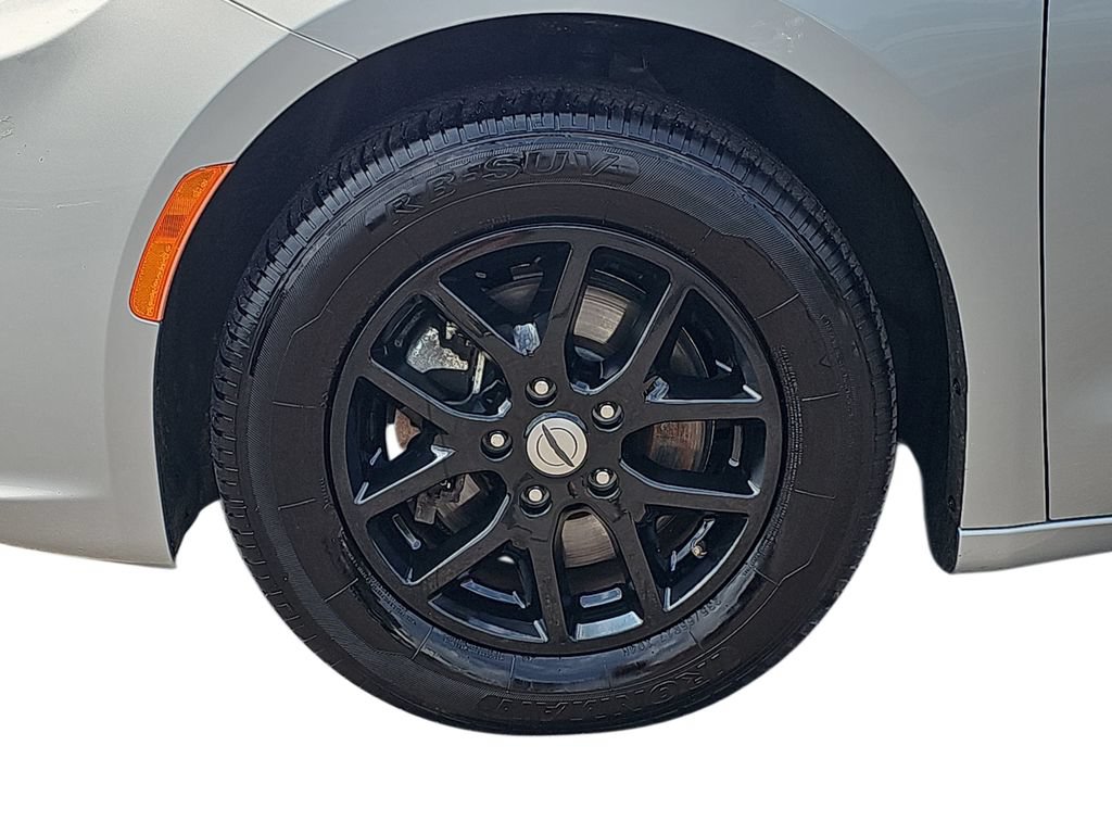 Used 2024 Chrysler Pacifica Touring-L FWD image 28