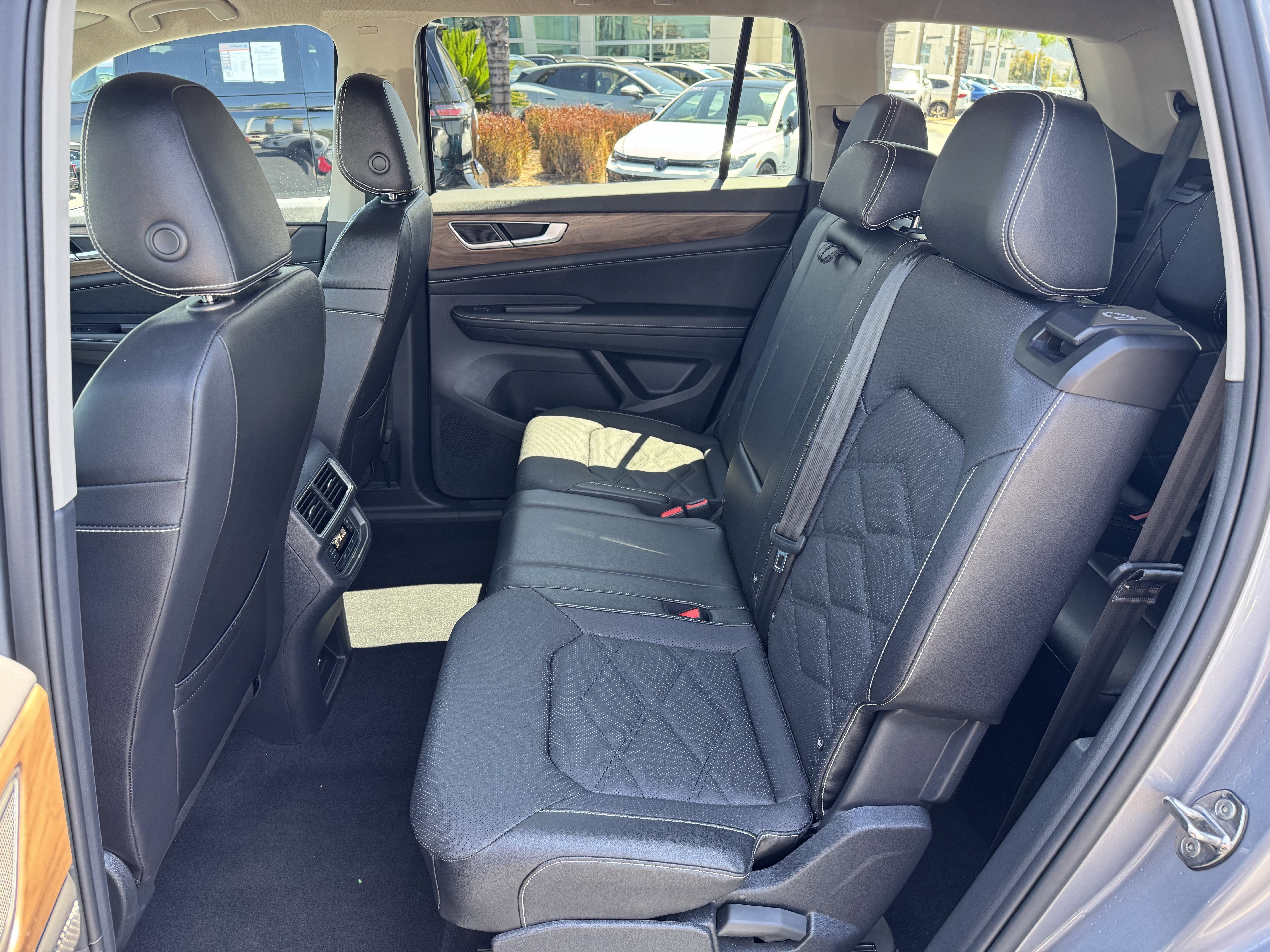 Certified 2024 Volkswagen Atlas SE FWD image 30