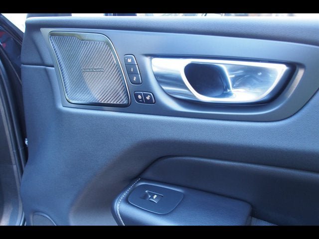 Used 2022 Volvo XC60 B5 Inscription w/ Protection Package Premier FWD image 13