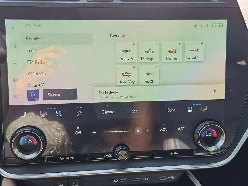 Used 2023 Lexus RZ 450e Premium w/ Technology Package AWD/4WD image 5