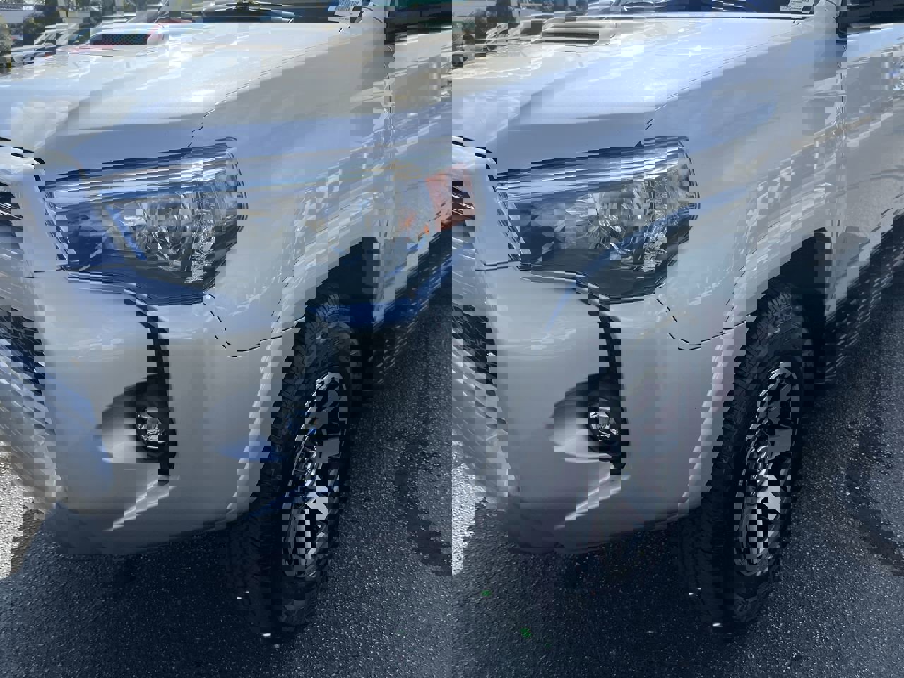 Used 2024 Toyota 4Runner TRD Off-Road AWD/4WD image 5