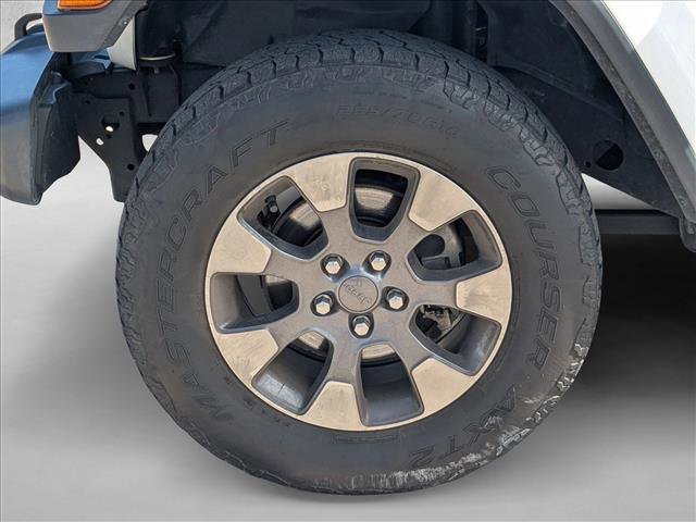 Used 2018 Jeep Wrangler Unlimited Sahara image 10