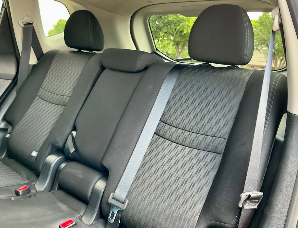 Used 2019 Nissan Rogue S w/ Special Edition Package FWD image 29