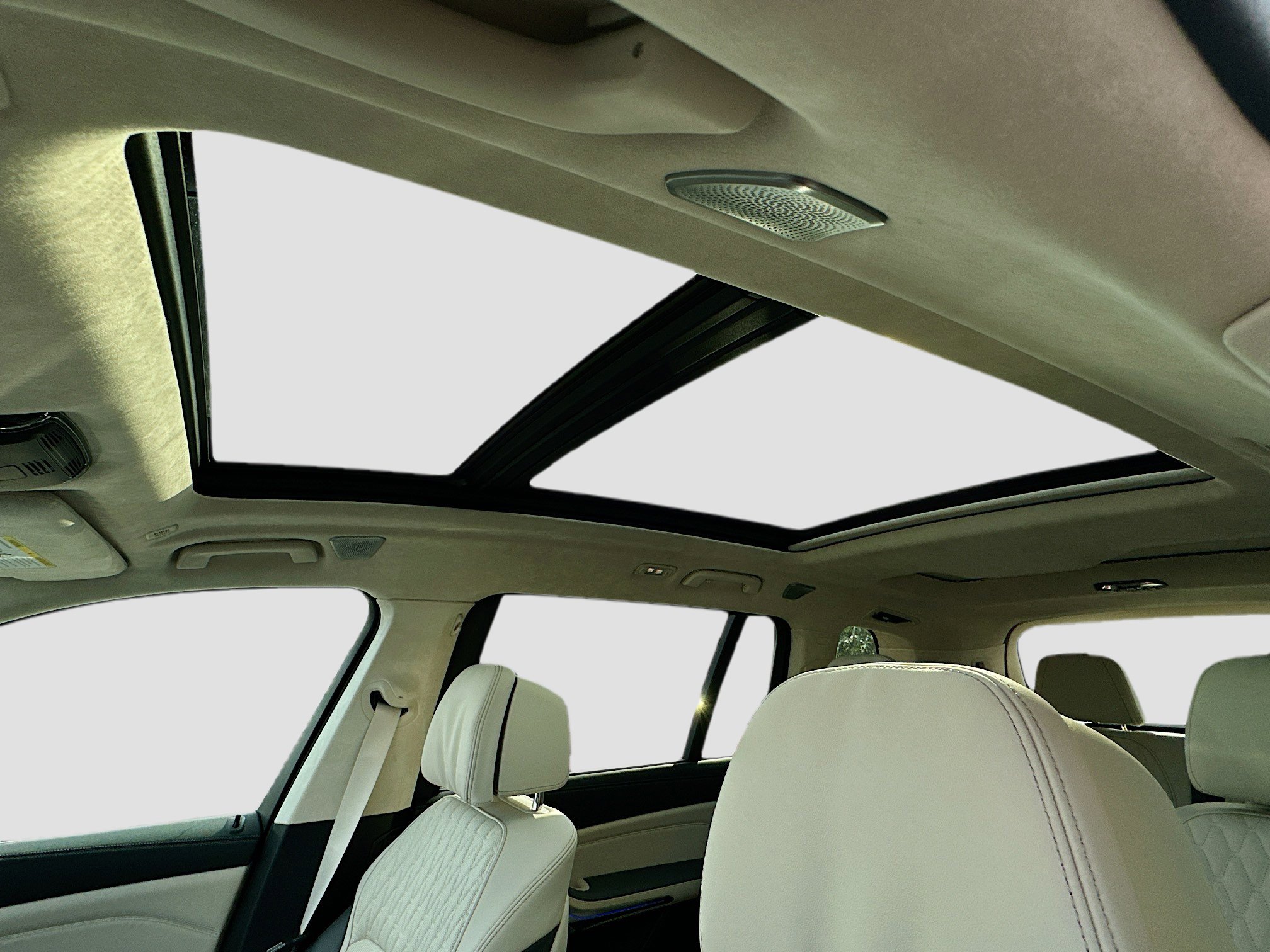 New 2026 BMW X7 M60i image 16