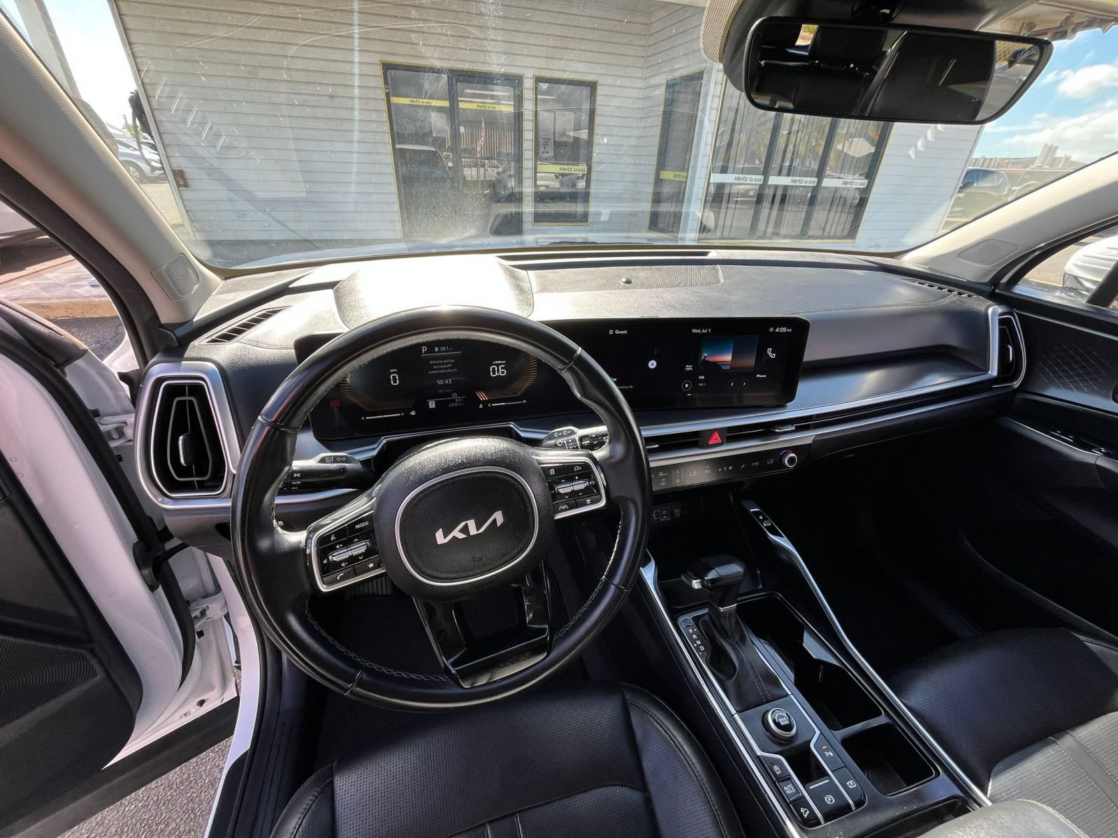 Used 2024 Kia Sorento S FWD image 33