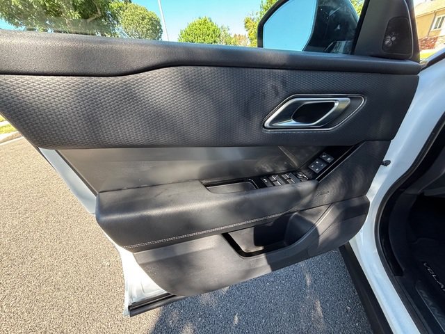Used 2019 Land Rover Range Rover Velar S AWD/4WD image 33
