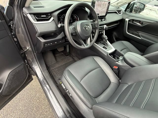 Used 2025 Toyota RAV4 XLE Premium w/ Weather Package AWD/4WD image 15