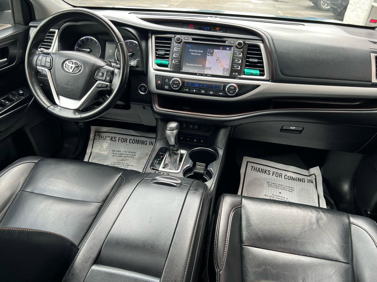 Used 2019 Toyota Highlander XLE AWD/4WD image 17