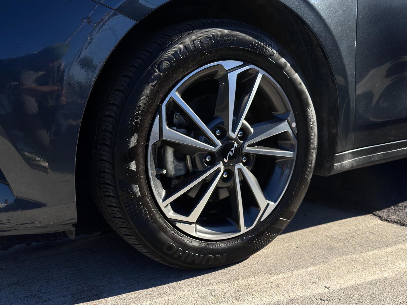 Used 2023 Kia Forte LXS image 11