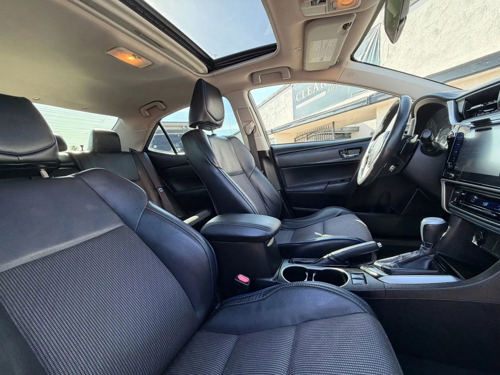 Used 2017 Toyota Corolla SE FWD image 14