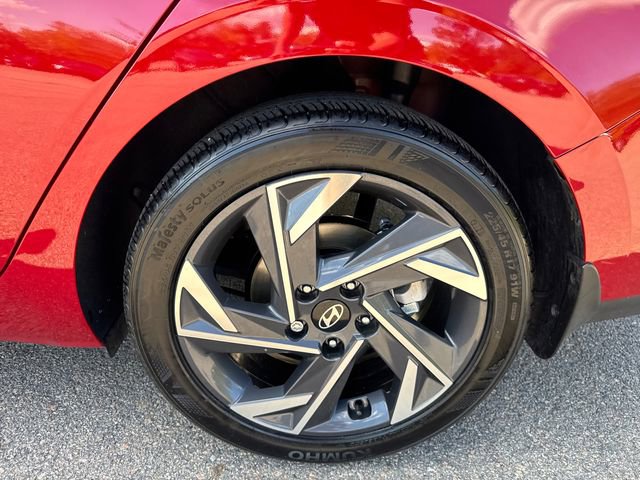 Used 2025 Hyundai Elantra Sport image 16