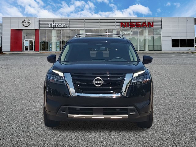 Used 2024 Nissan Pathfinder SL FWD image 2