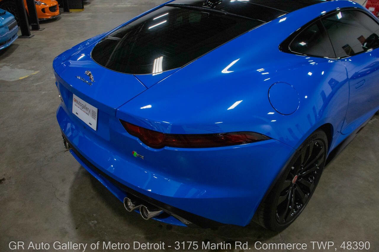 Used 2020 Jaguar F-TYPE R image 15