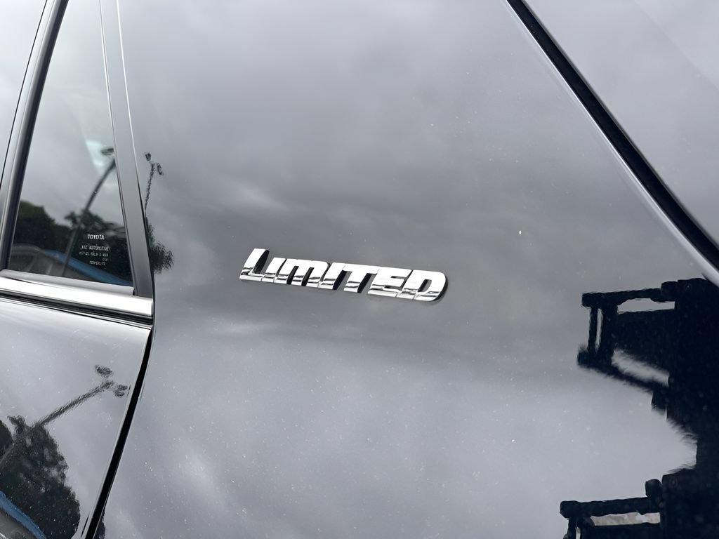 Used 2024 Toyota 4Runner Limited AWD/4WD image 35