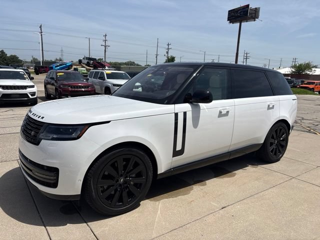 Used 2023 Land Rover Range Rover Long Wheelbase SE AWD/4WD image 2