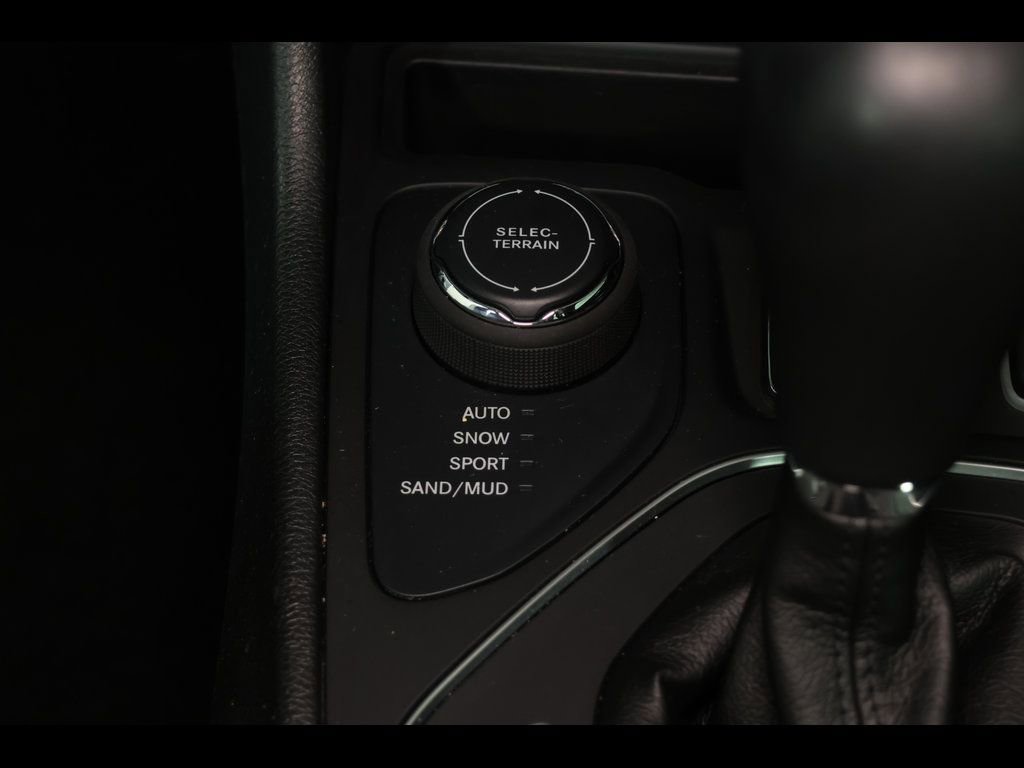 Used 2022 Jeep Cherokee Latitude Lux AWD/4WD image 13