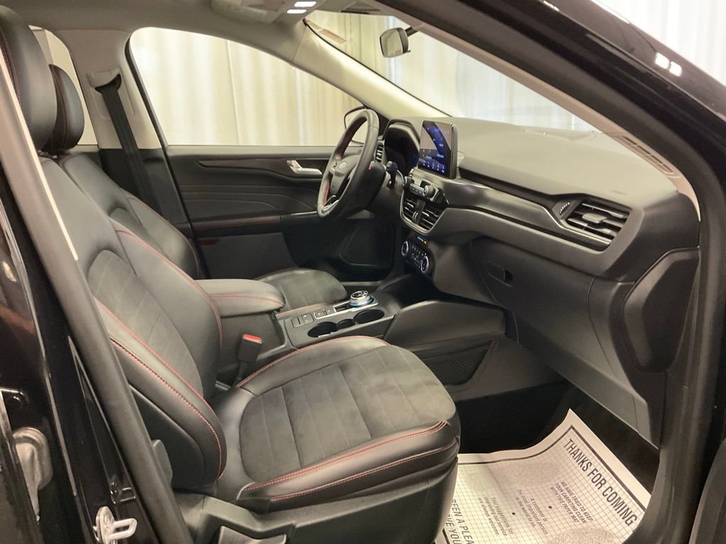 Used 2022 Ford Escape SEL w/ SEL Stealth AWD Package image 12