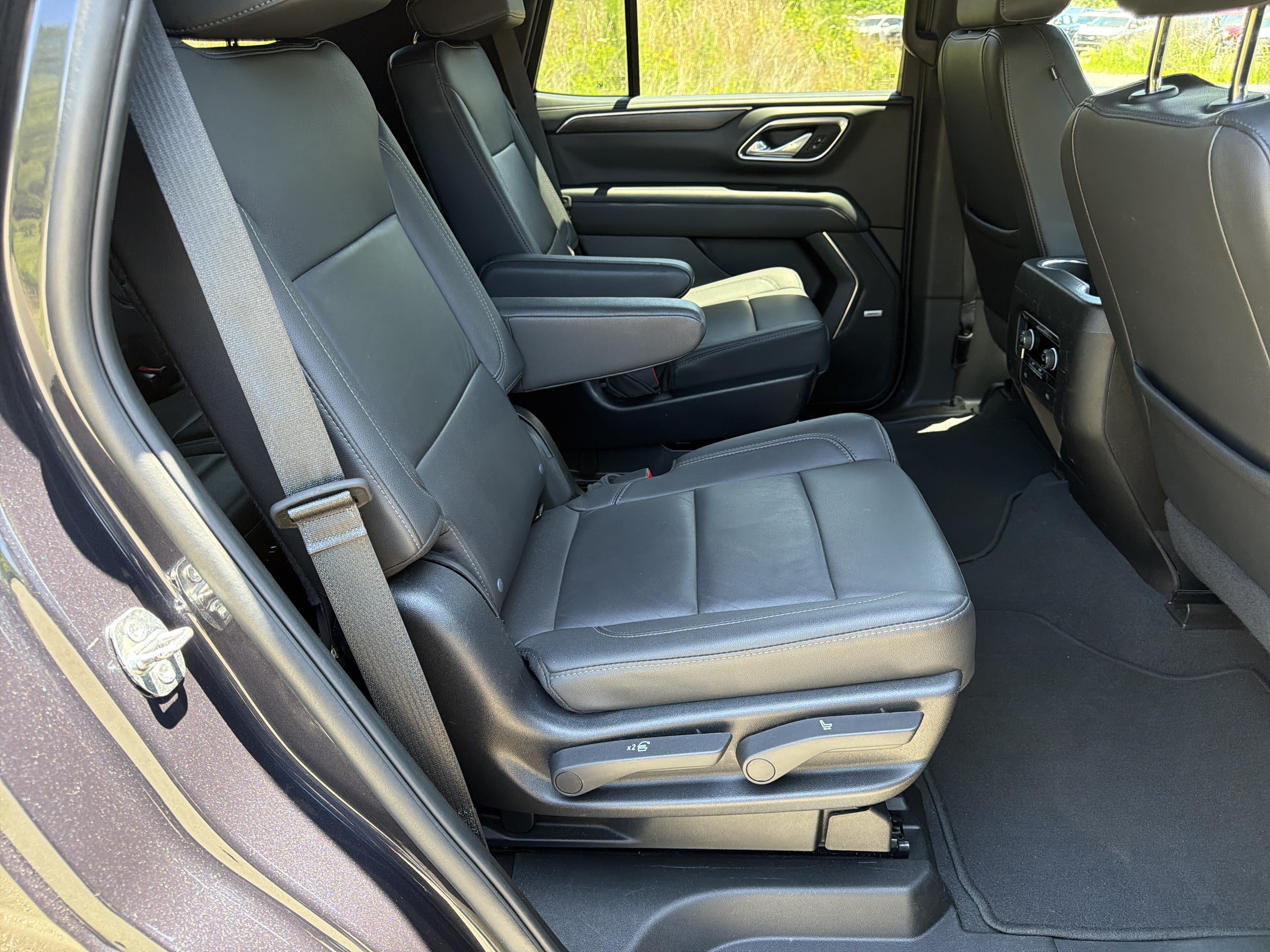 Used 2024 Chevrolet Tahoe LT AWD/4WD image 15