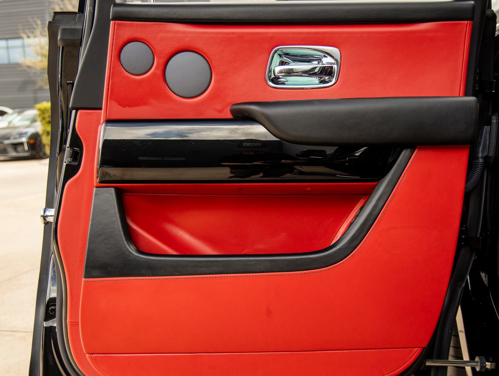 Certified 2021 Rolls-Royce Cullinan image 41