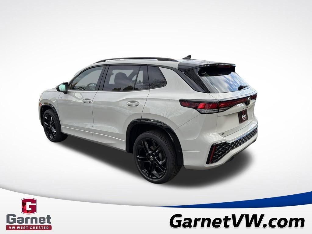 New 2026 Volkswagen Tiguan SE R-Line image 3