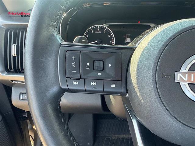 Used 2025 Nissan Pathfinder SL FWD image 21