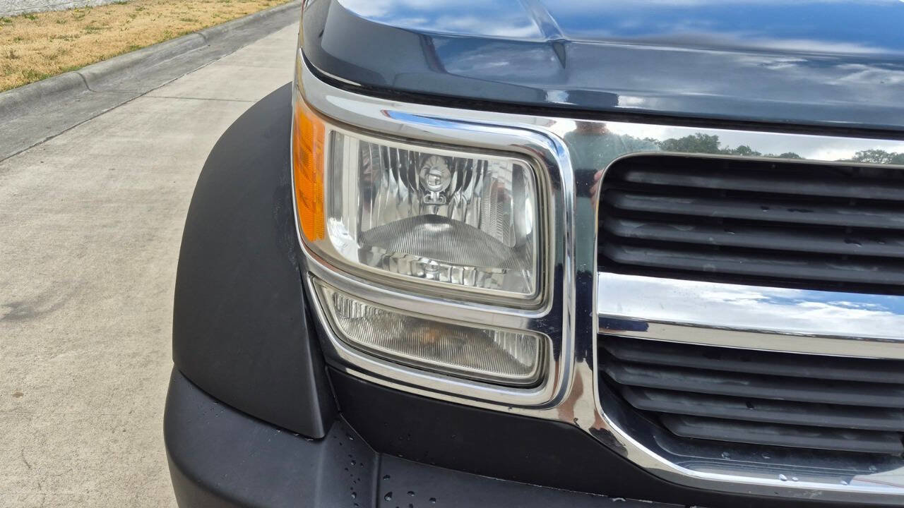 Used 2008 Dodge Nitro SXT RWD image 10