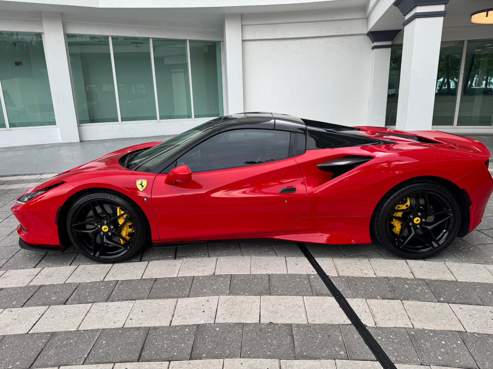 Used 2023 Ferrari F8 Tributo RWD image 4