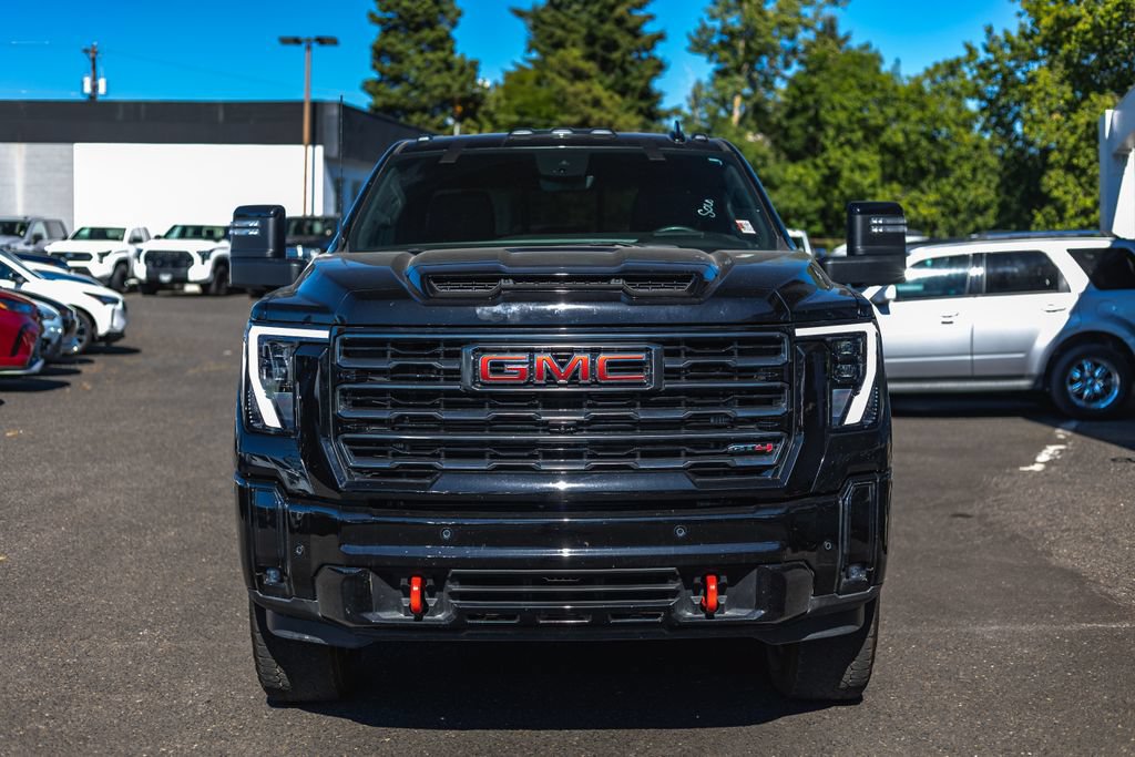 Used 2025 GMC Sierra 3500 AT4 w/ Technology Package AWD/4WD image 5