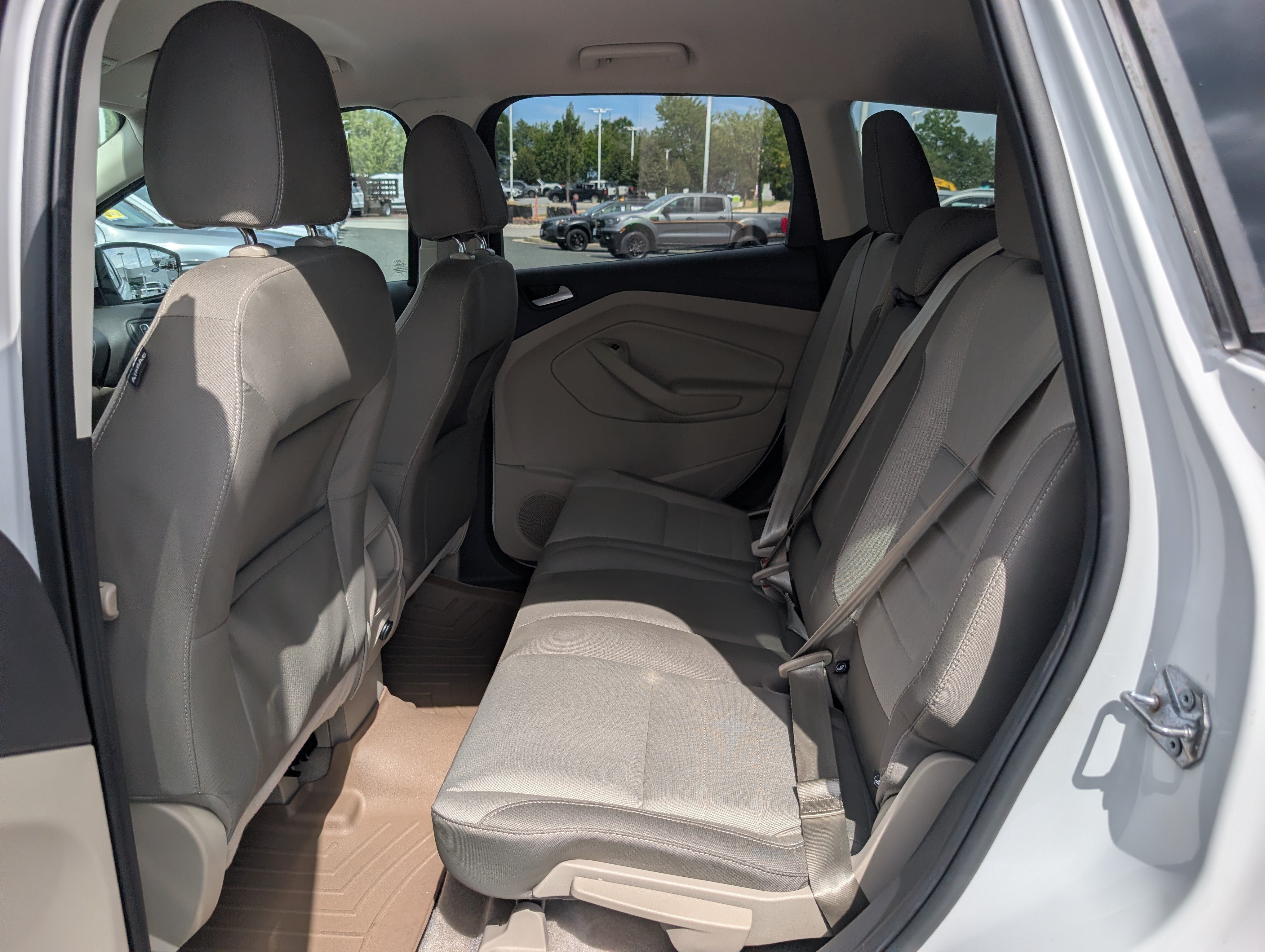 Used 2015 Ford Escape SE FWD image 13