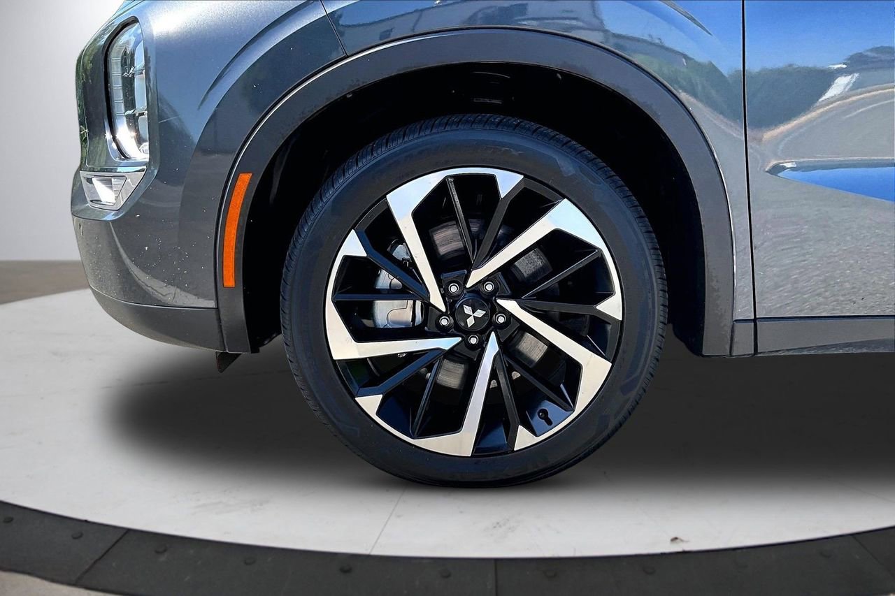 Used 2024 Mitsubishi Outlander SE FWD image 34