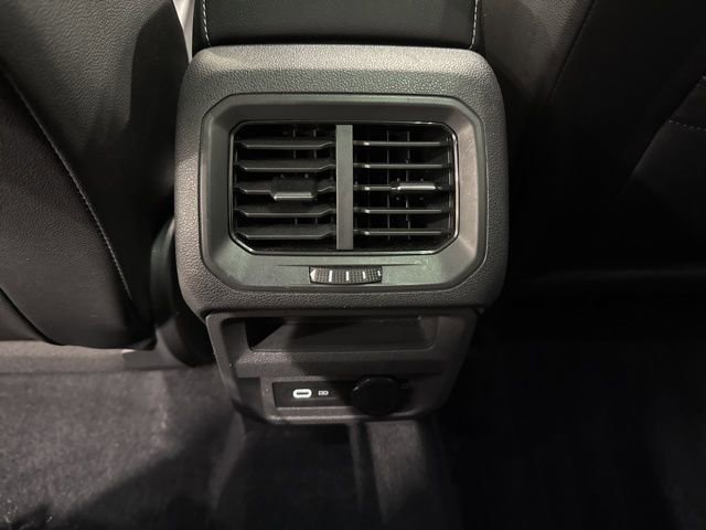 Certified 2021 Volkswagen Tiguan SE w/ Panoramic Sunroof Package image 26