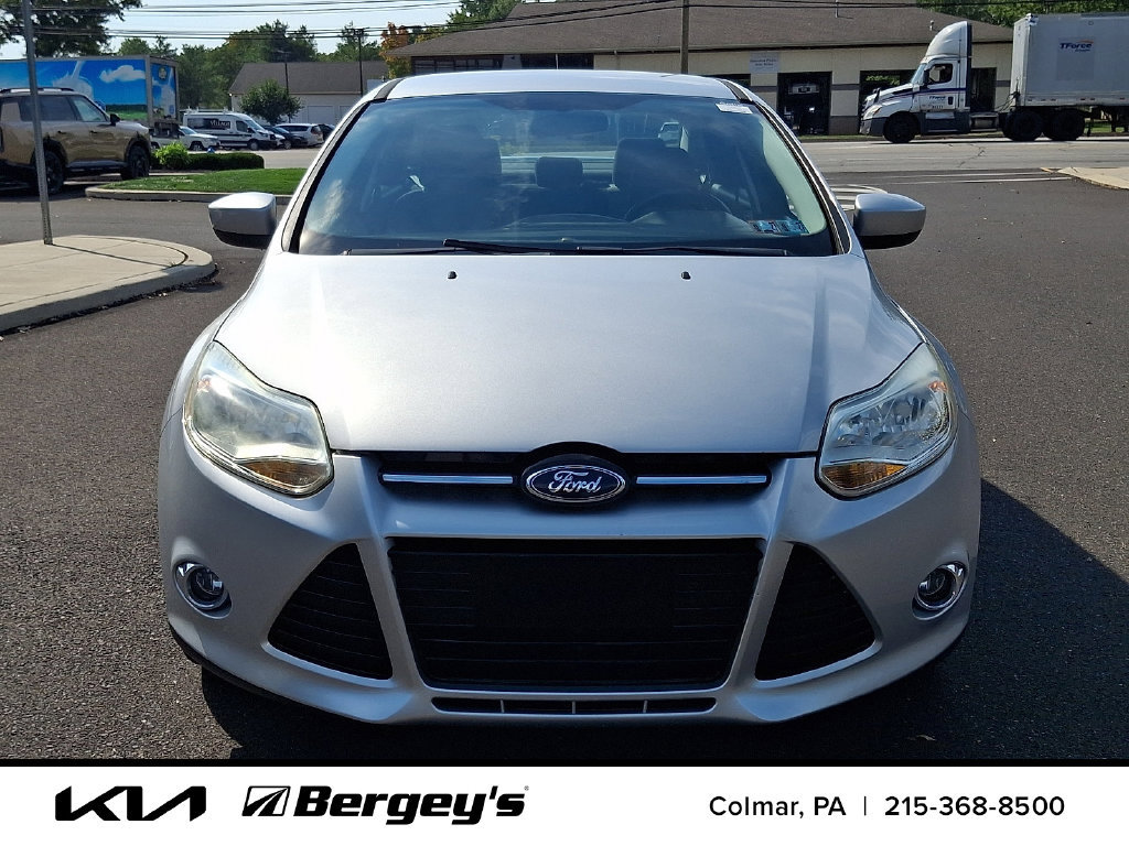 Used 2012 Ford Focus SE FWD image 2