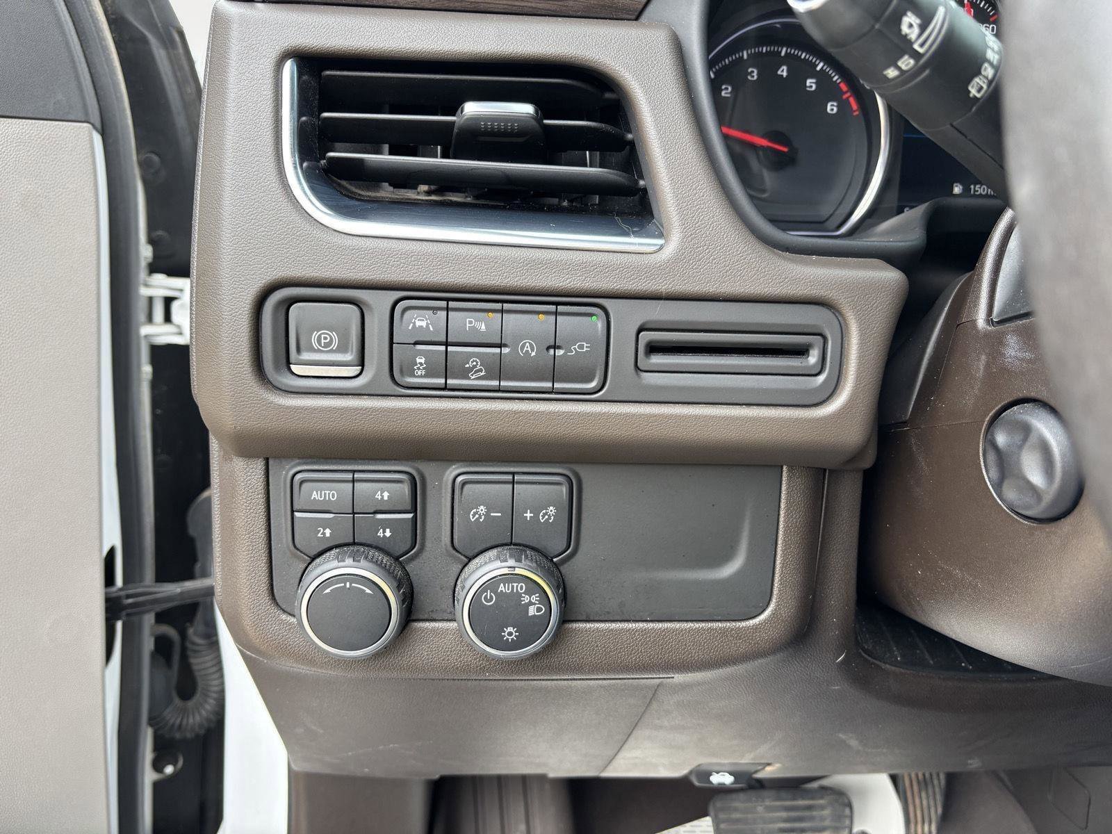 Used 2021 Chevrolet Suburban Z71 w/ Luxury Package image 15