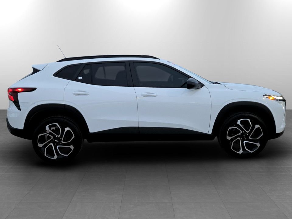 Used 2024 Chevrolet Trax RS w/ Sunroof Package image 5