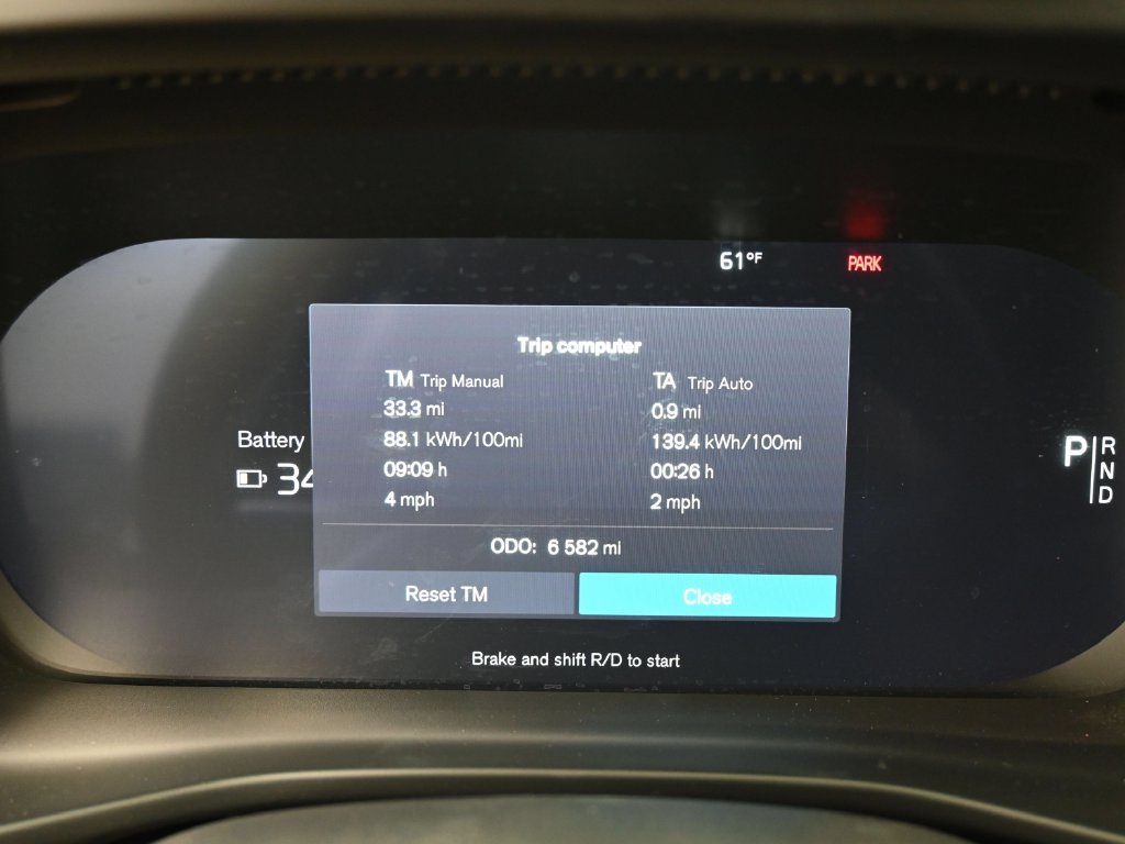 Used 2025 Volvo EX40 Core AWD/4WD image 15