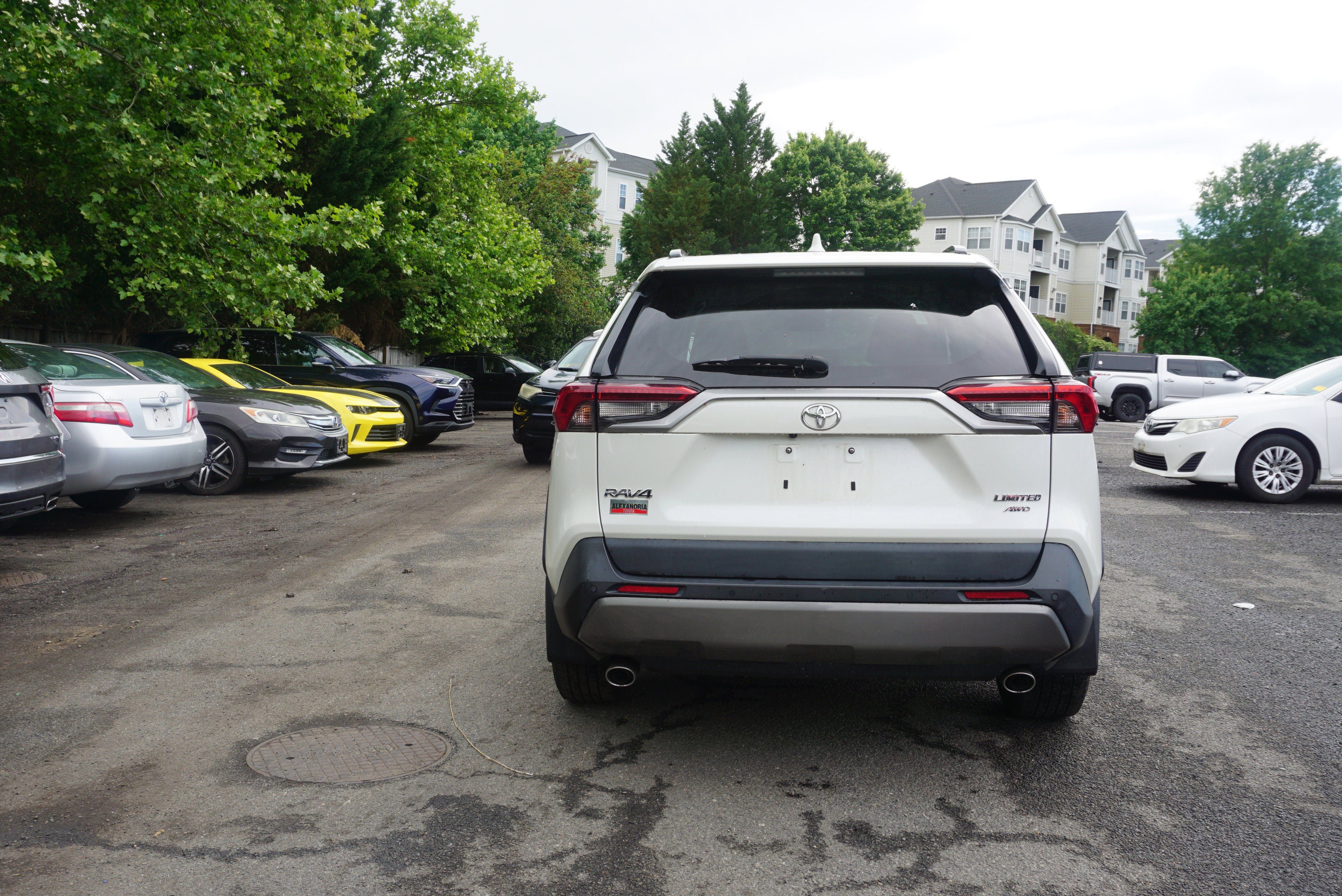 Used 2019 Toyota RAV4 Limited w/ Advanced Technology Package AWD/4WD image 5