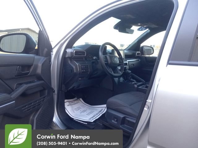 Used 2025 Toyota Tacoma SR5 image 9