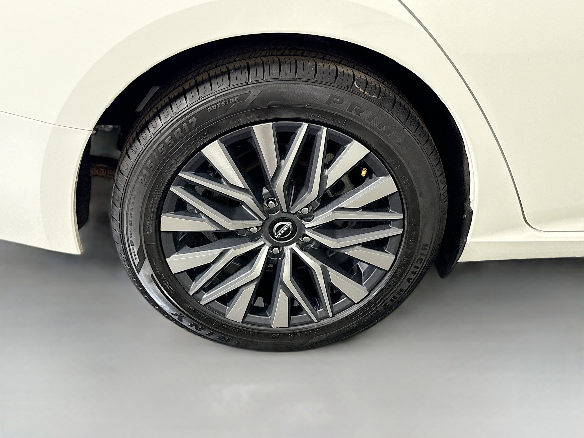 Used 2025 Nissan Altima 2.5 SV image 33